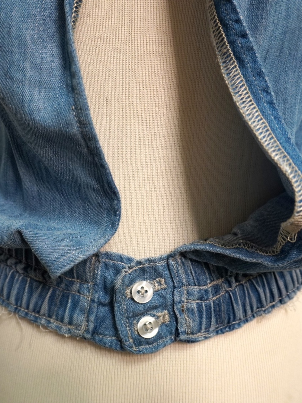 CALVIN KLEIN Lyocell Chambray DENIM BLUE Lace-Up Crop Top with Open Back - Picture 4 of 5